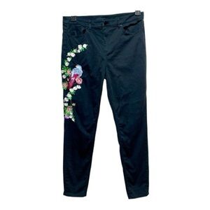 Women’s Elie Tahari Embroidered Black Jeans Size 32 x 28